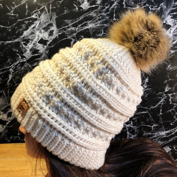 Beige Slouchy Beanie Loose Fit Winter Hat w/ Faux Fur PomPom - Picture 1 of 7